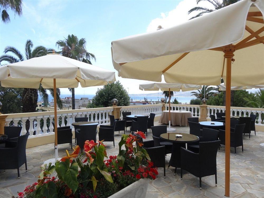 Grand Hotel Villa De France Tanger Eksteriør billede The terrace of the hotel