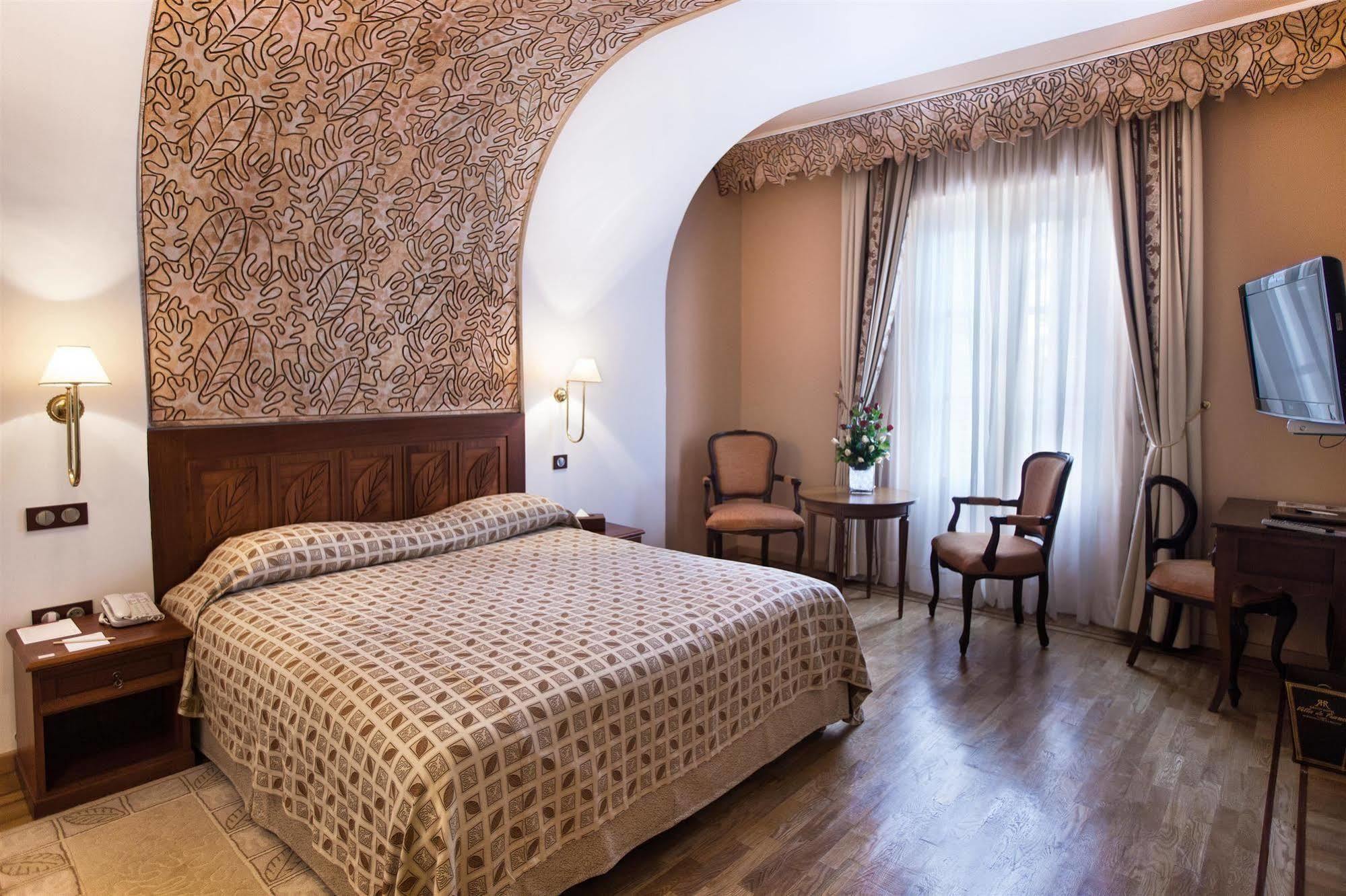Grand Hotel Villa De France Tanger Eksteriør billede A room at the hotel