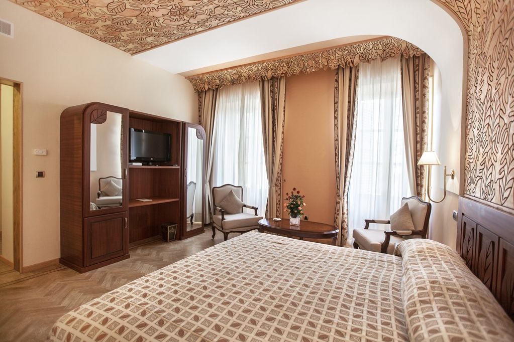 Grand Hotel Villa De France Tanger Eksteriør billede A room at the hotel