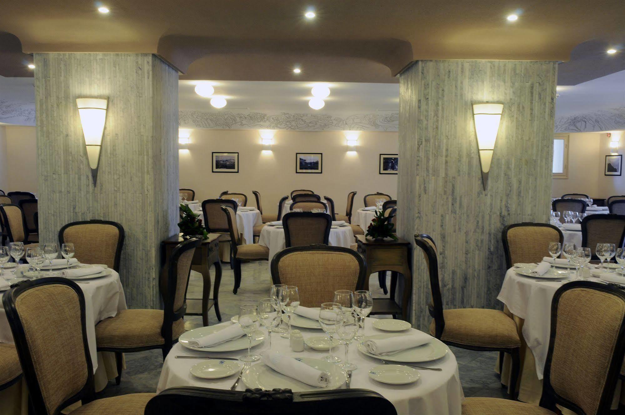 Grand Hotel Villa De France Tanger Eksteriør billede Restaurant in the hotel