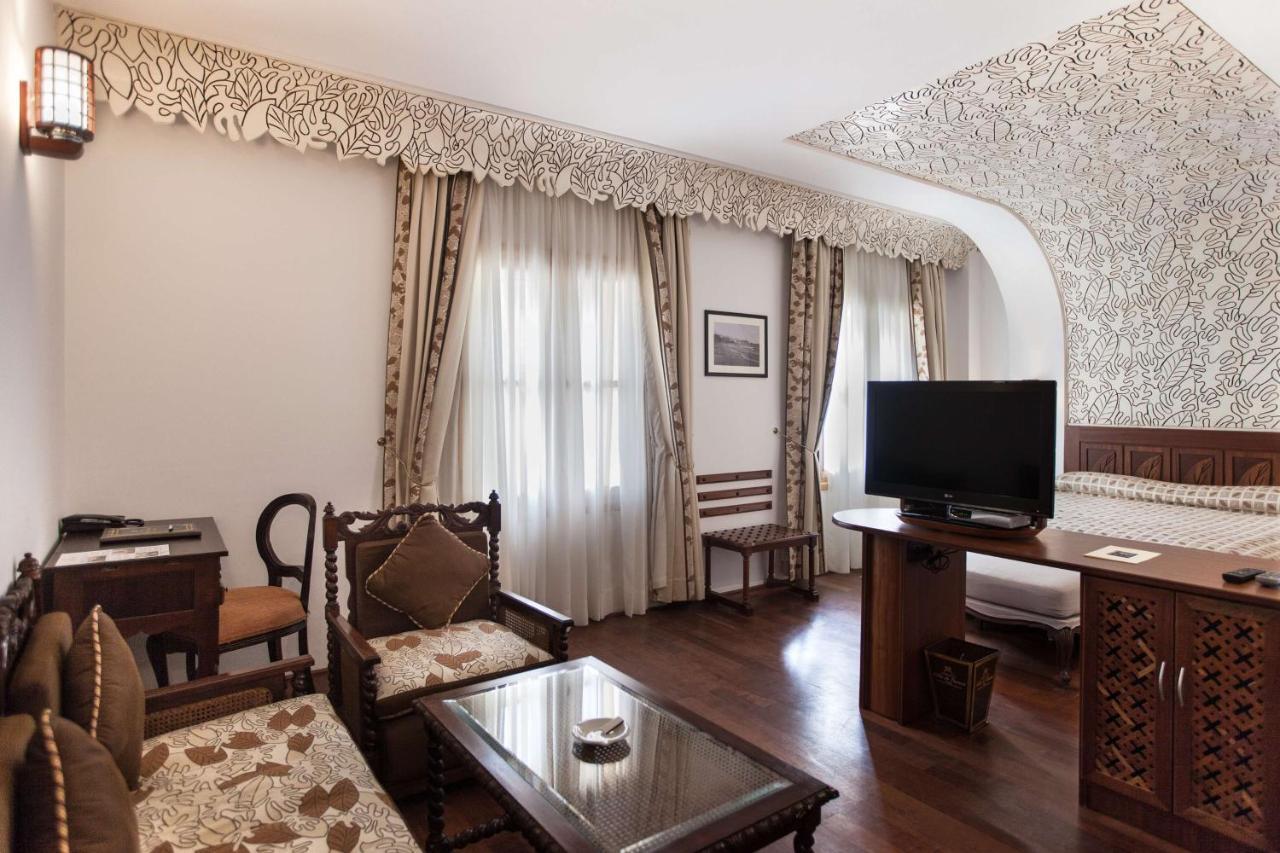 Grand Hotel Villa De France Tanger Eksteriør billede A room at the hotel